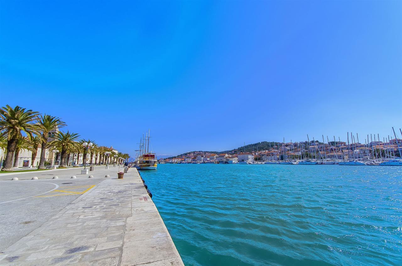 Apartments And Rooms Iva Trogir Exterior photo